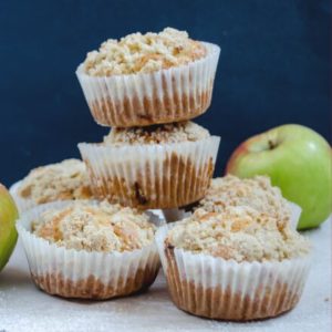 Muffins cu mere si topping crocant