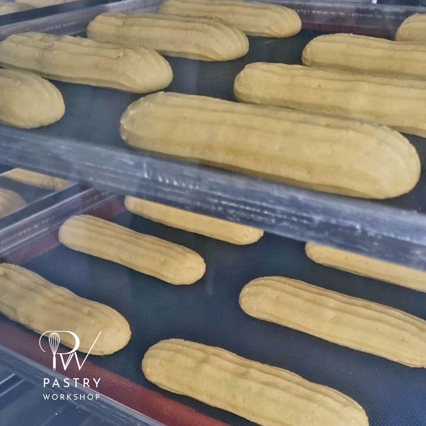 eclere din aluat oparit in cuptor