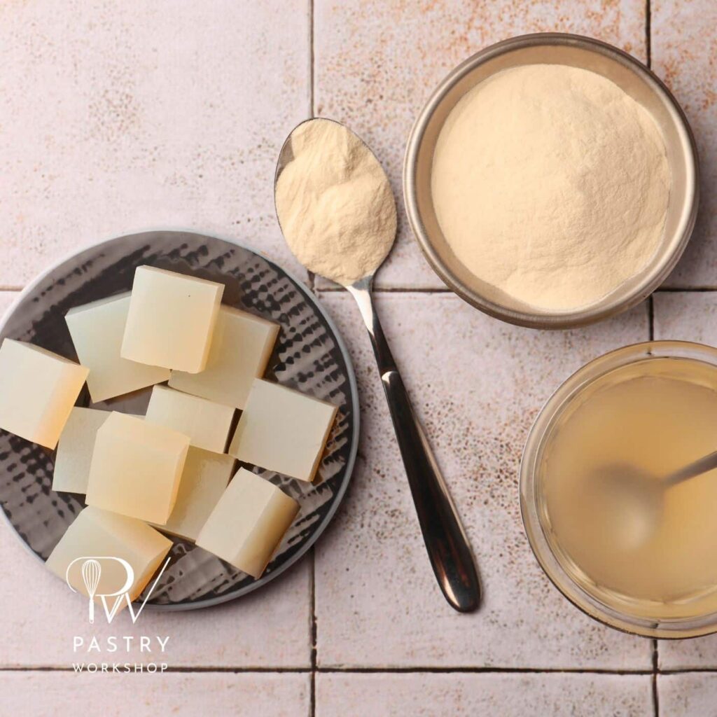 agar agar si cuburi cu agar agar pe masa