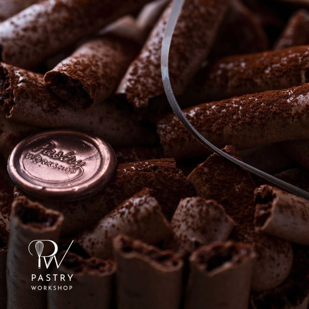 Rulouri de ciocolată cu pudră de cacao